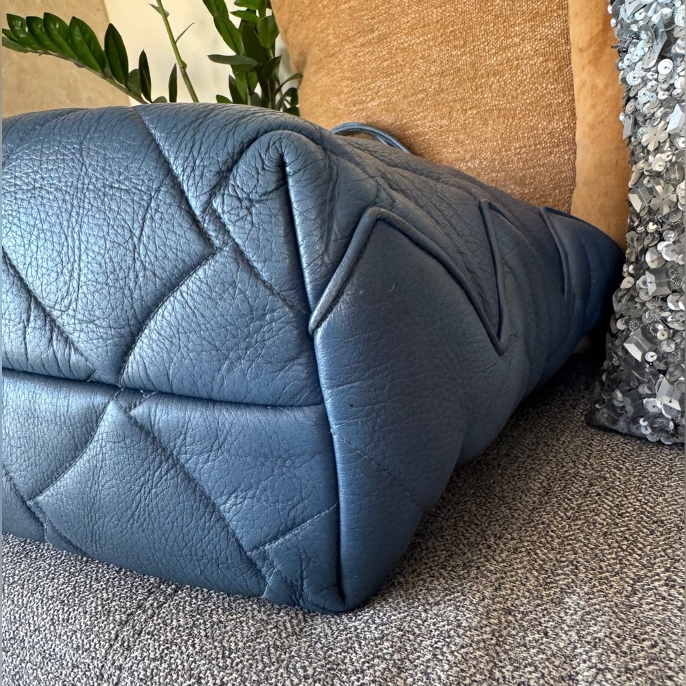 Bottega Veneta, Large Veneta Hobo Bag in Deep Cobalt/Cielo Blue - Picture 10 of 16